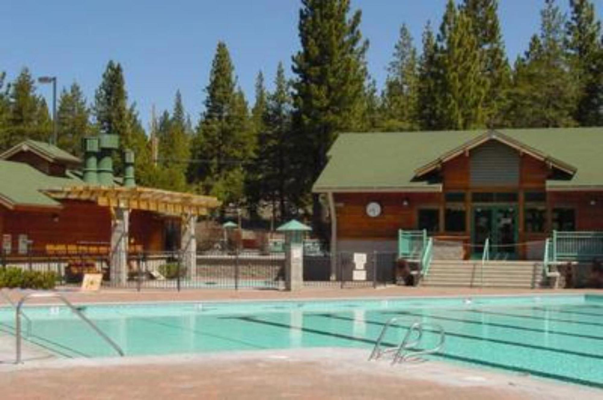 Moosetrack By Avantstay Cozy Cabin In The Of Tahoe Donner W Hot Tub Truckee Eksteriør bilde